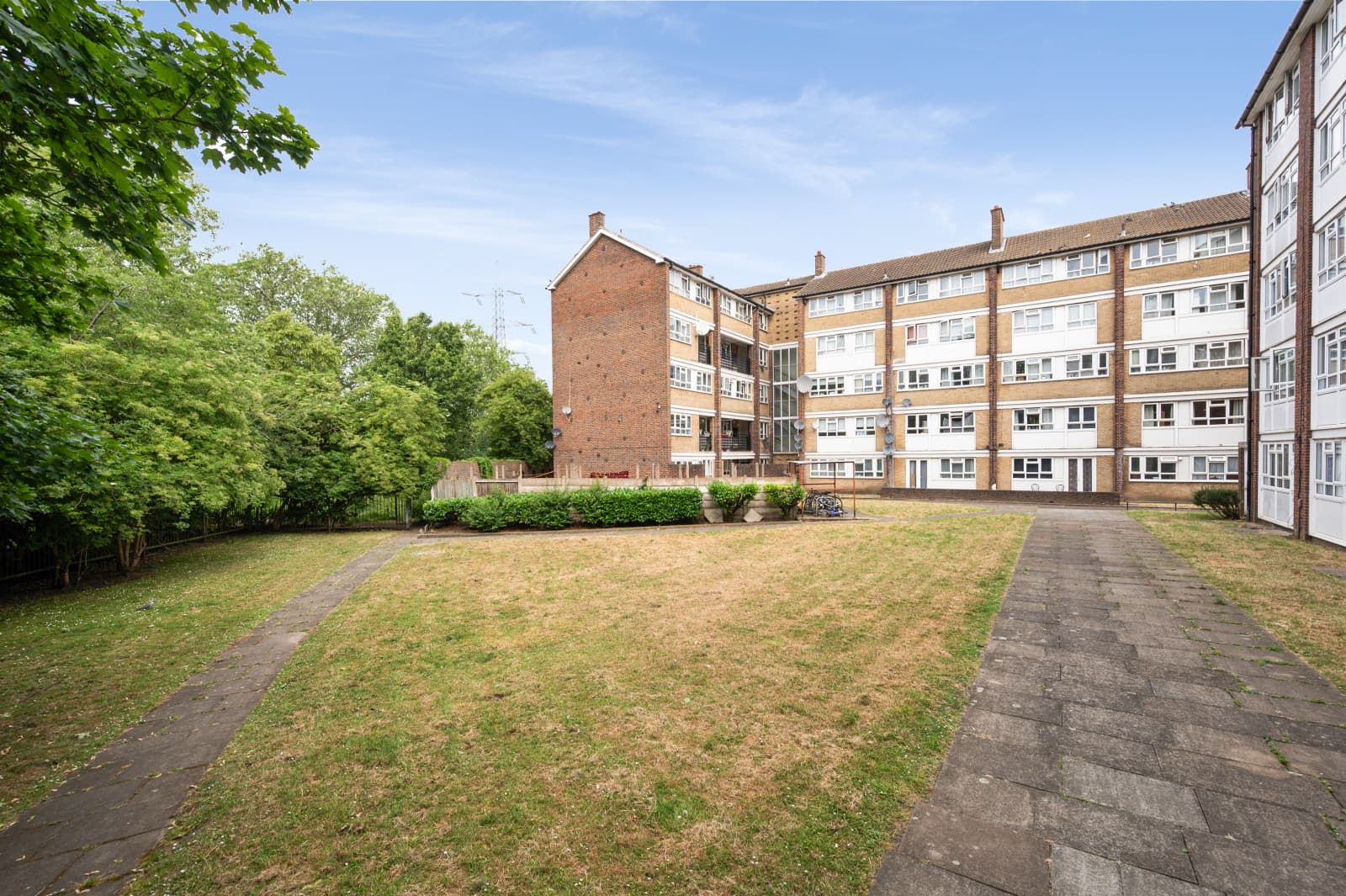 Byegrove Court, Colliers Wood, SW19
