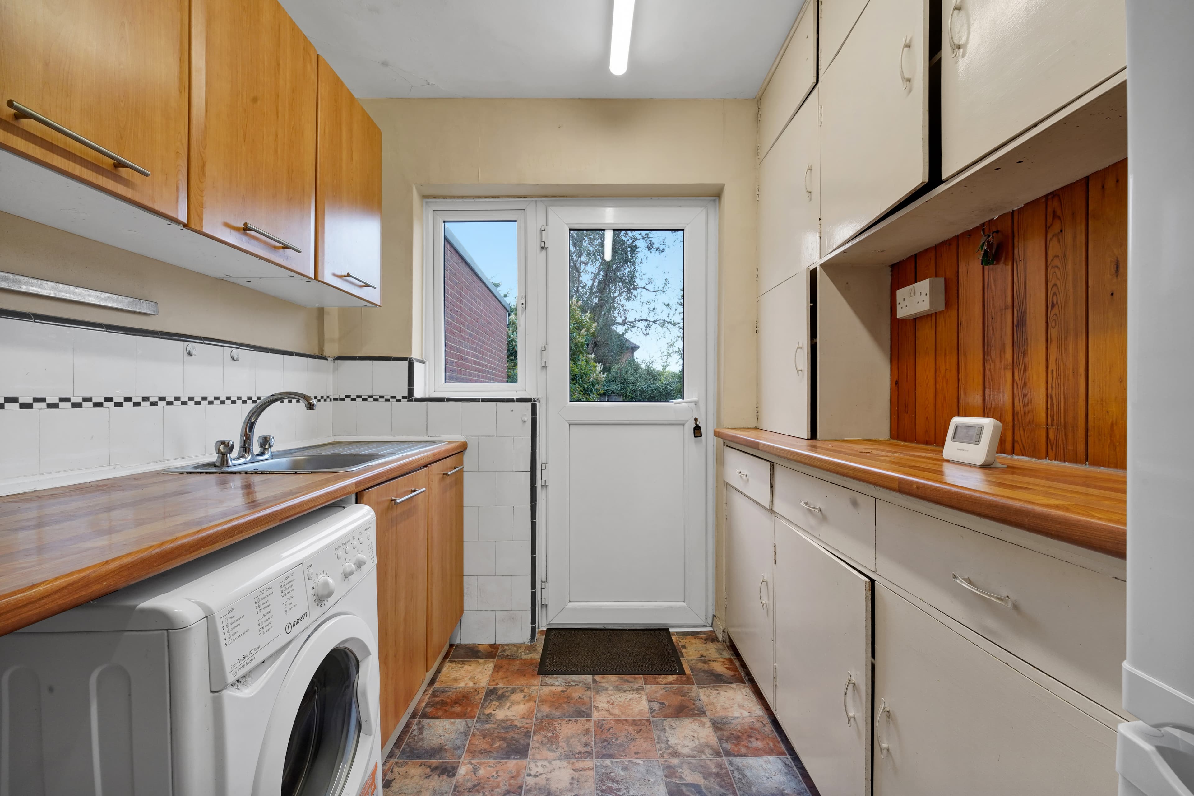 Queen Mary Avenue, Morden, London, SM4 4JR - Image 5