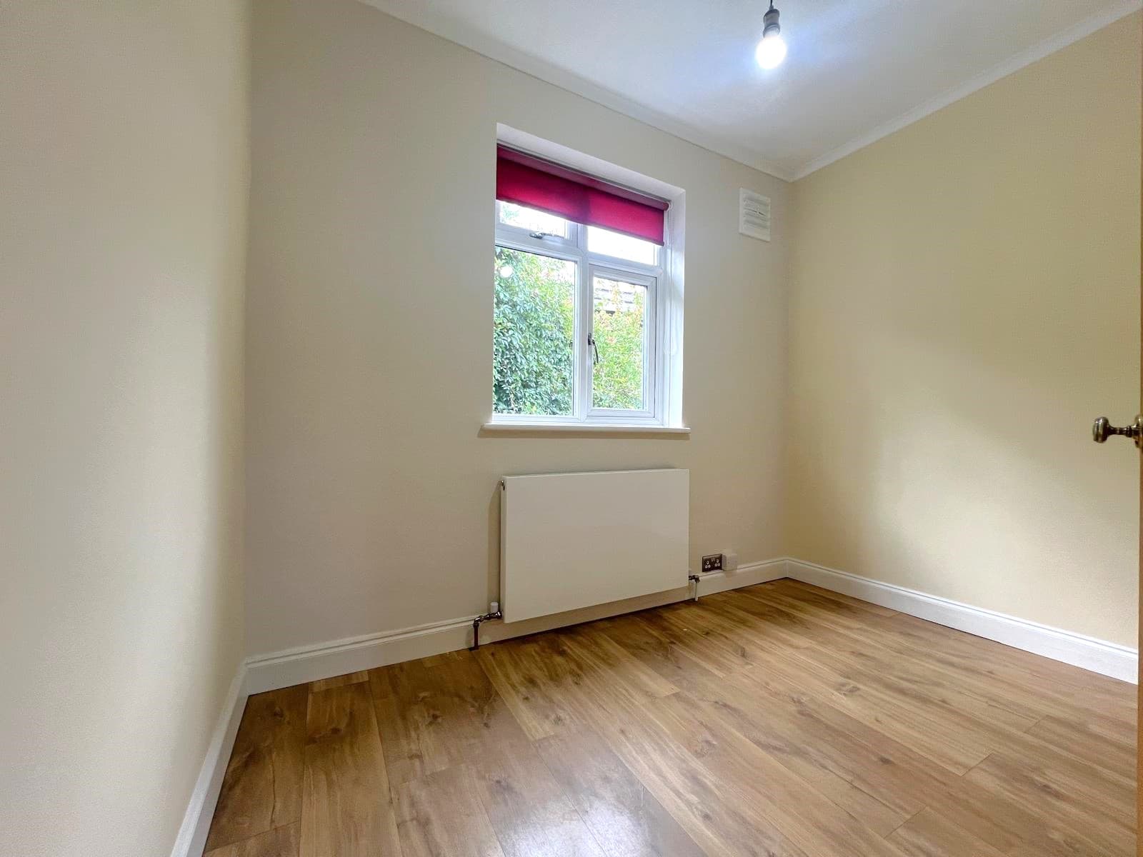 Rothesay Avenue, SW20 - Image 6